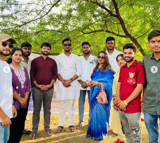 NPV Care Foundation ने आज गाँव में कपड़े बाँटे, हर एक कपड़ा एक नई उम्मीद के साथ। हम मिलकर समाज में बदलाव लाने की दिशा में कदम बढ़ा रहे हैं!